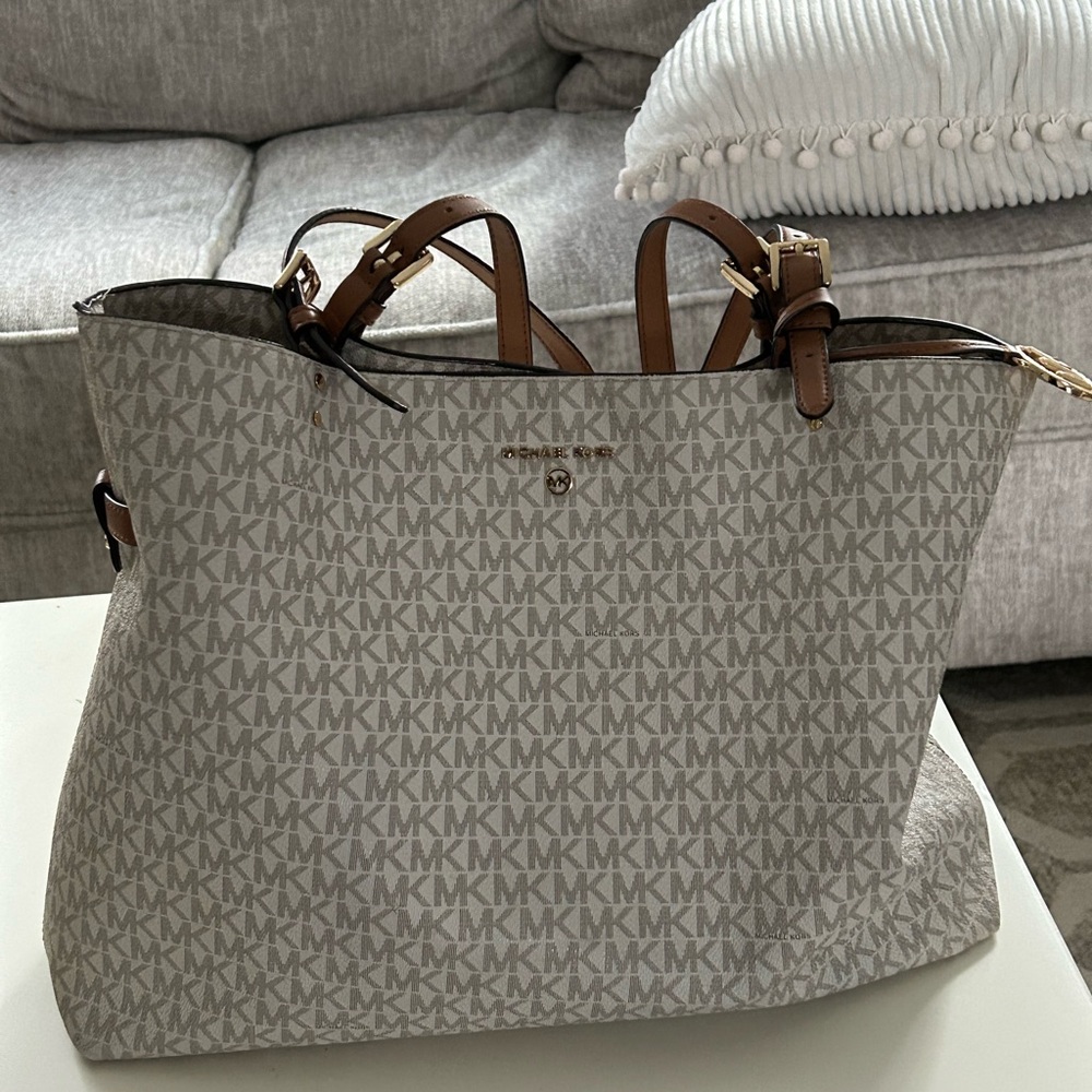 White Michael Kors Large bag